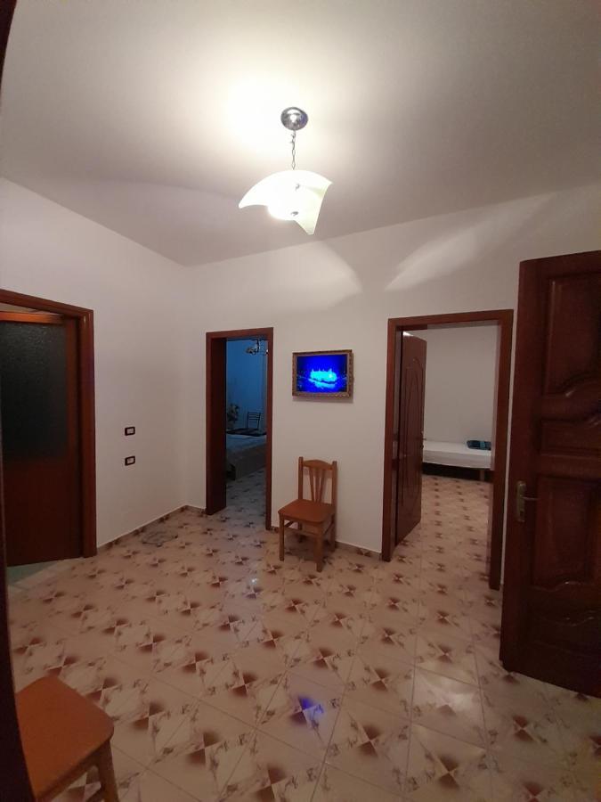 クチョヴァCortina House Beratアパートメント エクステリア 写真