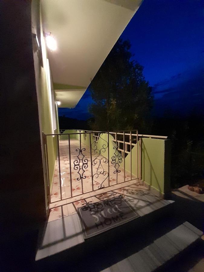 クチョヴァCortina House Beratアパートメント エクステリア 写真